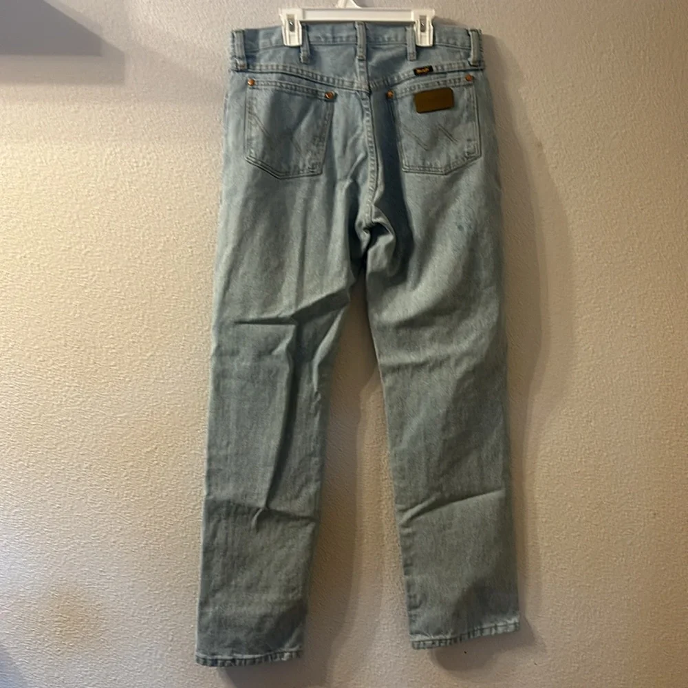 Wrangler light wash straight leg jeans size 32X32